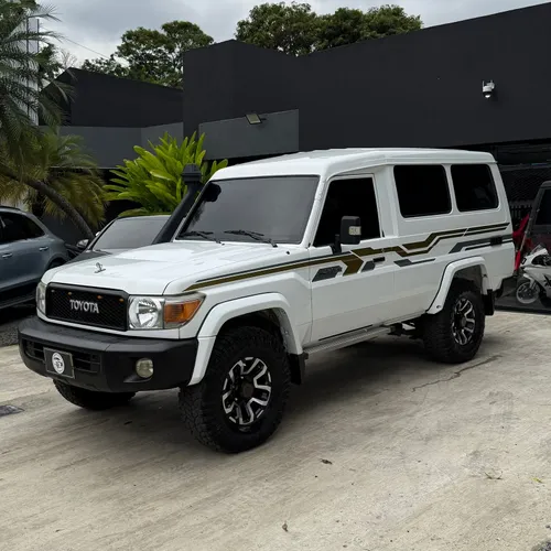Toyota Land Cruiser - 2018
