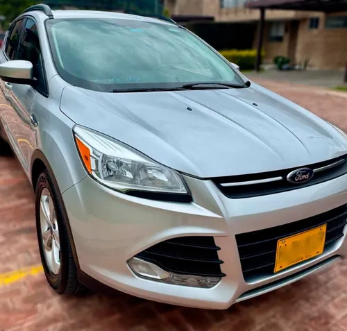 Ford Escape SE AWD 2014 - 77.400 km  Como nueva y documentos al día