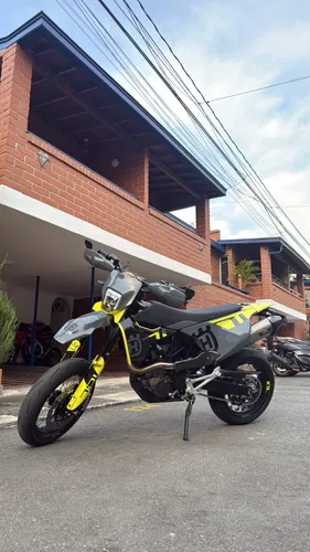 HUSQVARNA 701 2024