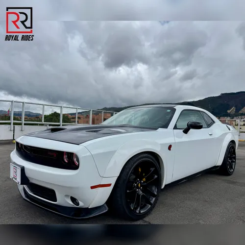 Dodge Challenger SRT 