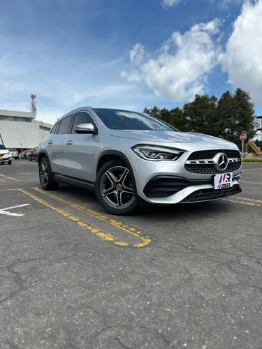 Mercedes-Benz GLA200 AMG Line 2023
