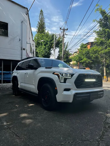 TOYOTA SEQUOIA TRD PRO 2026