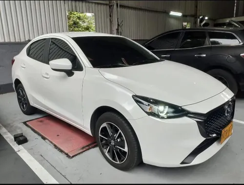 Mazda 2 Grand Touring LX Sedan 2025