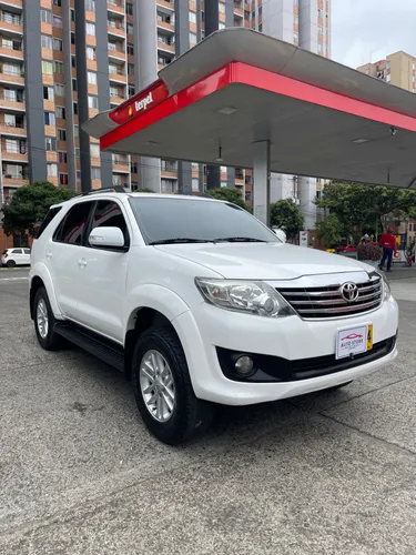 Toyota Fortuner 2015