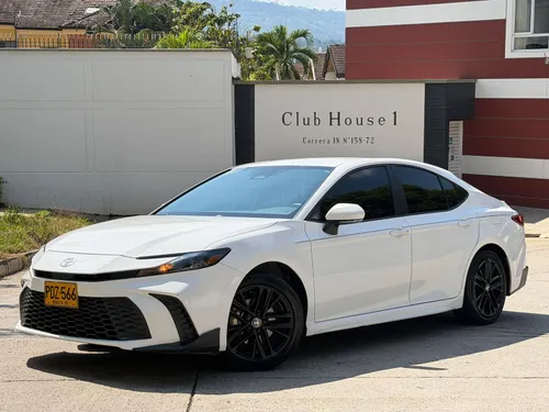 TOYOTA CAMRY HEV SE  2025  HÍBRIDO