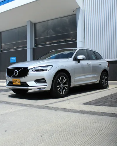 VOLVO XC60 MOMENTUM 2020