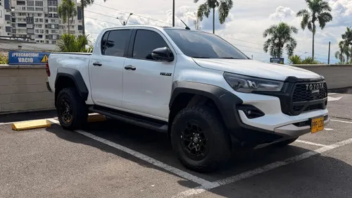 Toyota Hilux GR 2025 