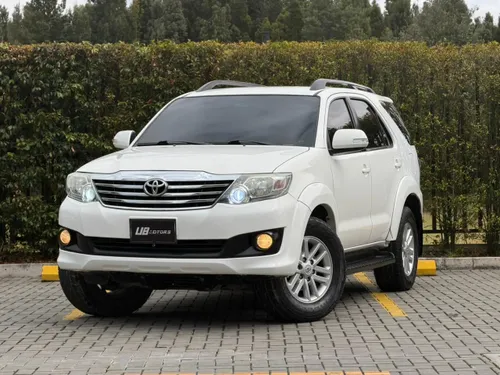 Toyota Fortuner SR5 2014