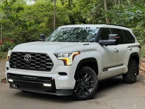    Toyota sequoia Platinum HIBRIDA