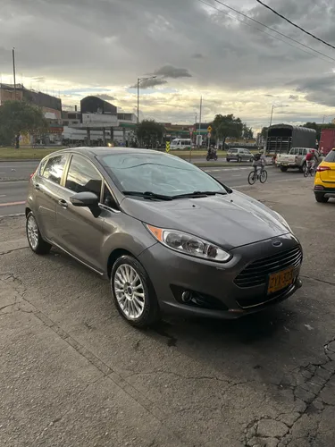 FORD FIESTA TITANIUM 2014