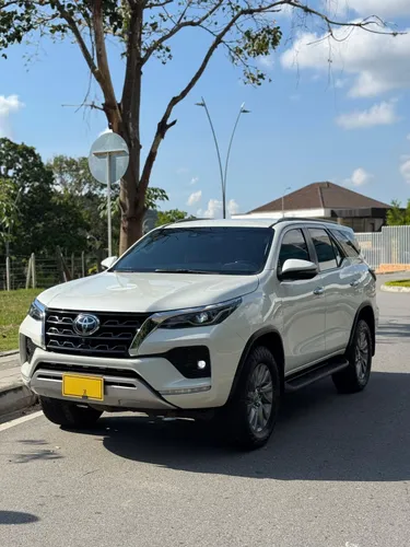 Toyota Fortuner SRV  2.4 Diesel