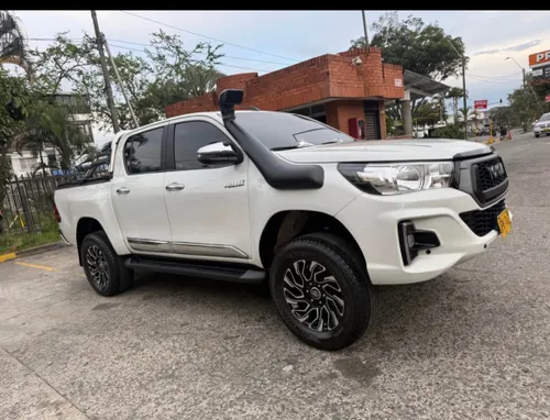 Toyota Hilux srv  2020