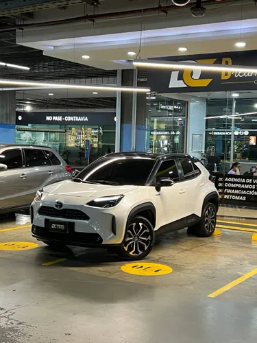 TOYOTA YARIS CROSS HEV XLS HYBRID 2024