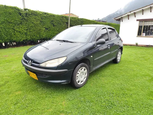2005 PEUGEOT 206 XR COMFORT 4 PUERTAS. FULL EQUIPO