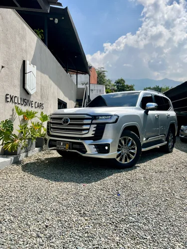 TOYOTA LAND CRUISER LC300 ZX