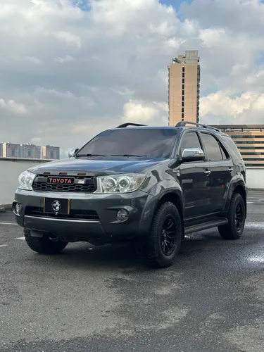 TOYOTA FORTUNER SR5 4x4 AUT GASOLINA 2011