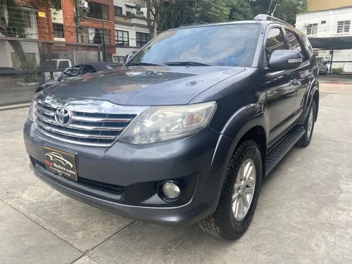 Toyota FORTUNER 2012  2.7L AT 2700CC 4X2