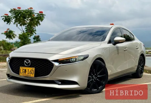 Mazda 3 GRAND Touring LX híbrido 2023