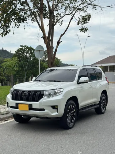 TOYOTA PRADO TXL  2022  4.0 GASOLINA  4x4