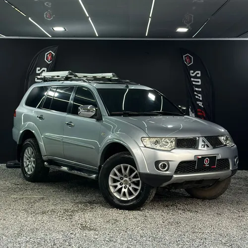 MITSUBISHI NATIVA 3.5 2011