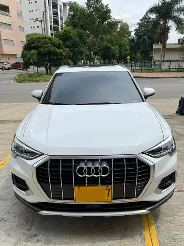 Audi Q3 carro excelente estado confort económico combustible