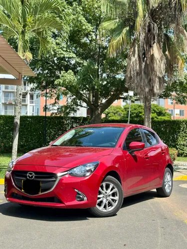 Mazda 2 Touring AT - Modelo 2018
