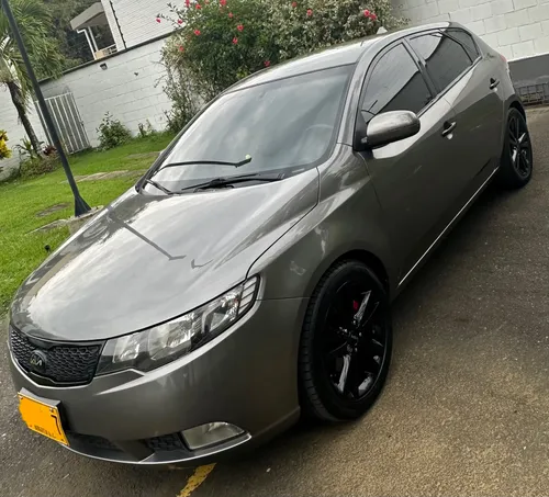 KIA CERATO FORTE HB 2012