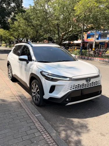 TOYOTA COROLLA CROSS HYBRIDA . Mod 2025
