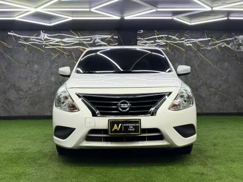 NISSAN VERSA ADVANCE AT 2020  