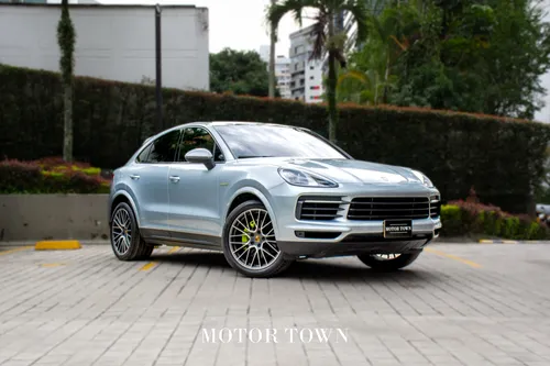 PORSCHE CAYENNE EHYBRID LIGHTWEIGHT 2021