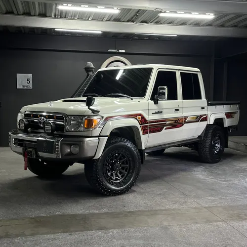 Toyota Land Cruiser 79 2017 Diesel Blindaje 2 Plus