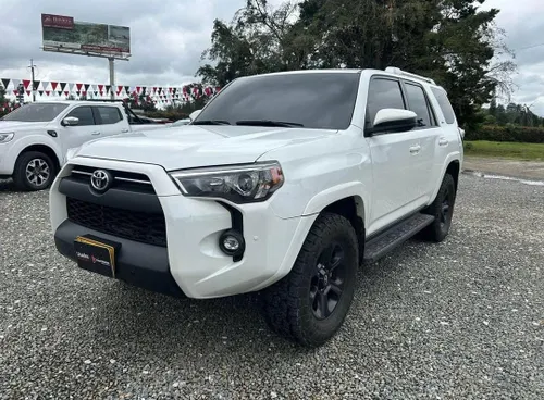 Toyota 4Runner SR5 2023