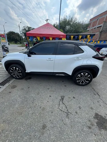 Toyota yaris cross hybrid