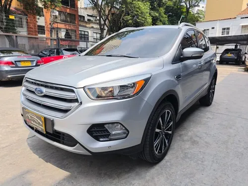  FORD ESCAPE 2017  TITANIUM 4X4 - POCO KM
