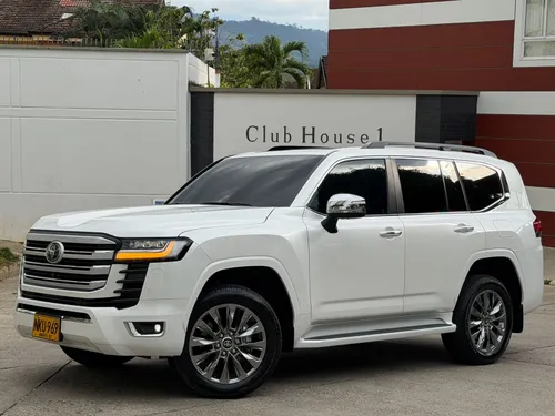 Toyota Sahara LC 300 Zx 2024 diesel 