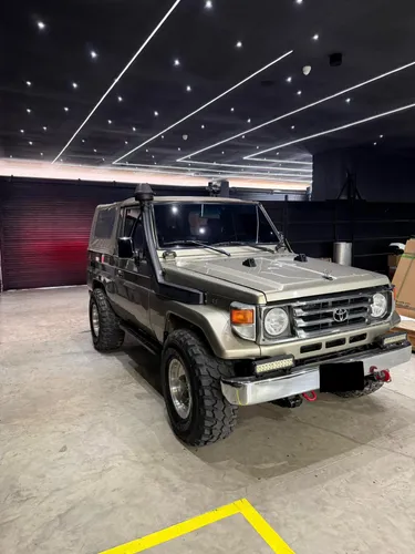Toyota Land Cruiser macho 4.5 Fzj73 1998
