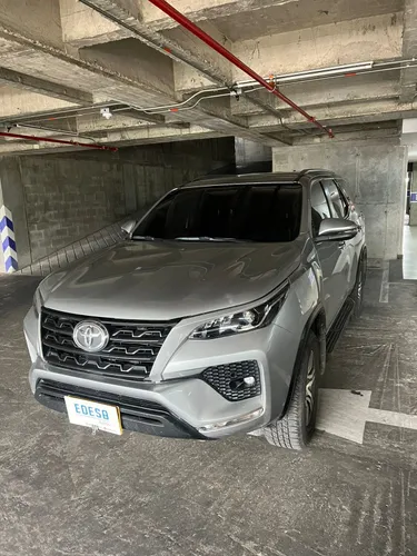 TOYOTA FORTUNER SW4