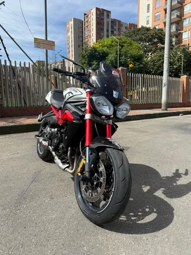 Triumph Street Triple 675R