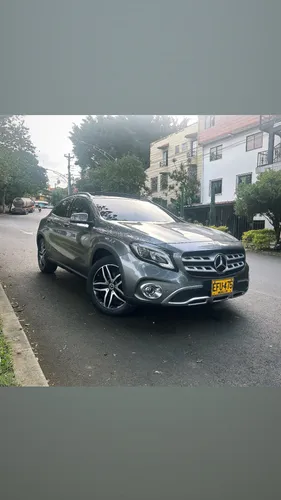 Mercedes benz GLA 200