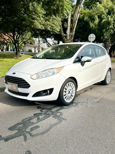 FORD FIESTA HATCHBACK TITANIUM TP 1.6cc 5P MOD 2015
