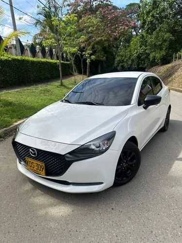 MAZDA 2 TOURING  MODELO 2022  AUTOMÁTICO
