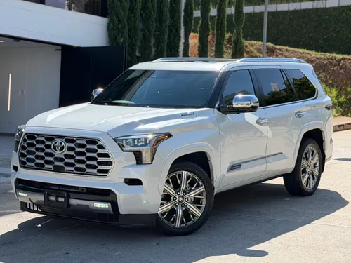 Toyota Sequioa Capstone Híbrida 2025