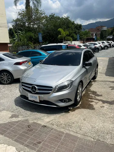 MERCEDES BENZ A200 Salvamento