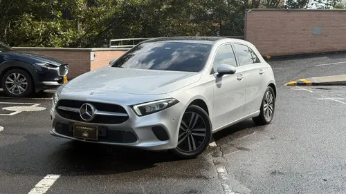 MERCEDES BENZ A 200 2022