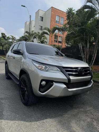 TOYOTA FORUNER SW4 2.4 DIESEL