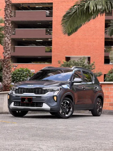 Vencambio Kia Sonet Vibrant 2025 9mil kms