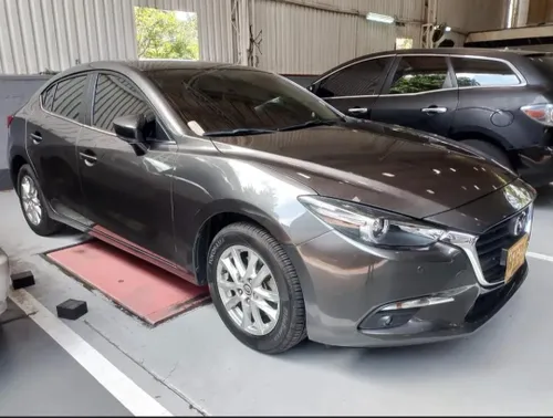 Mazda 3 Touring 2020