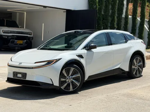 Toyota bZ5 S-Mart 100 eléctrico 2025 