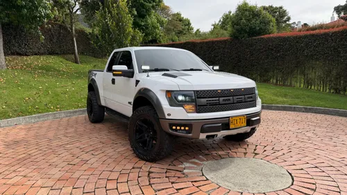 Ford F-150 Raptor SVT 2013