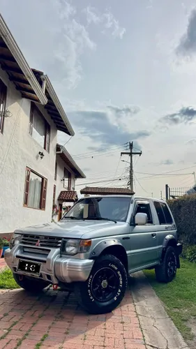 mitsubishi montero  1999